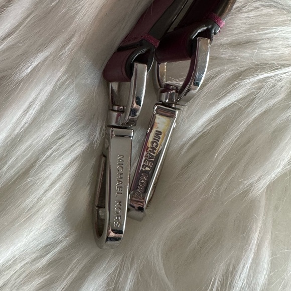 Michael Kors EUC Manhattan Garnet Leather Satchel Comfort Crossbody Strap - Picture 13 of 15